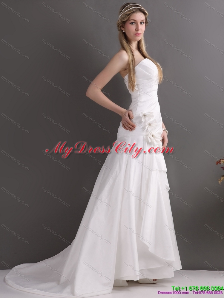 White Brush Train Sweetheart Ruching Wedding Dresses with Hand Made Flowers