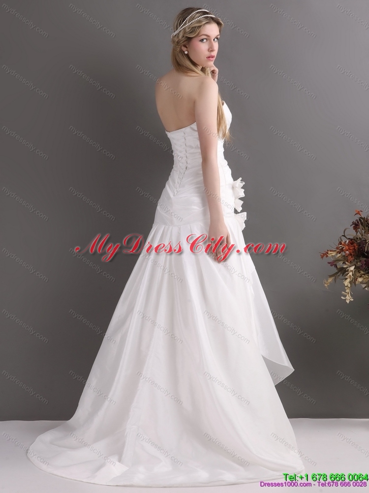 White Brush Train Sweetheart Ruching Wedding Dresses with Hand Made Flowers