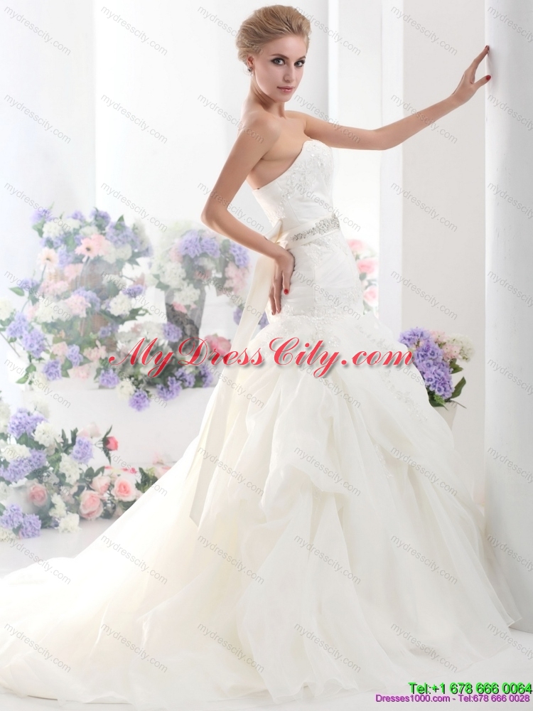 2015 Gorgeous Sweetheart Wedding Dress with Beading