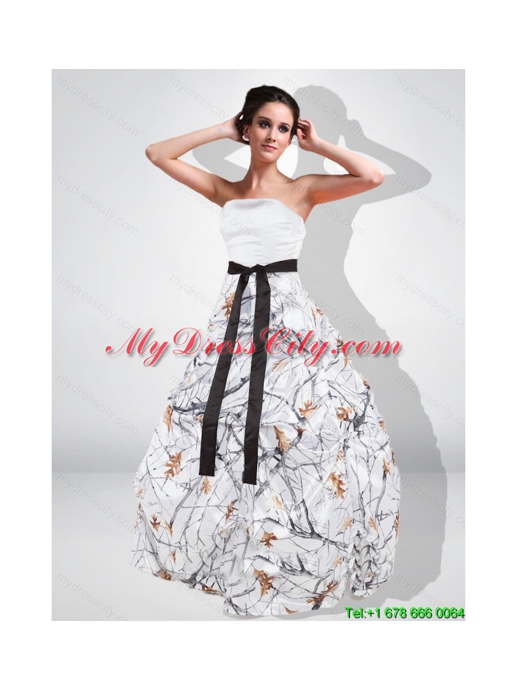 2015 Elegant Ball Gown Strapless Camo Wedding Dresses with Belt