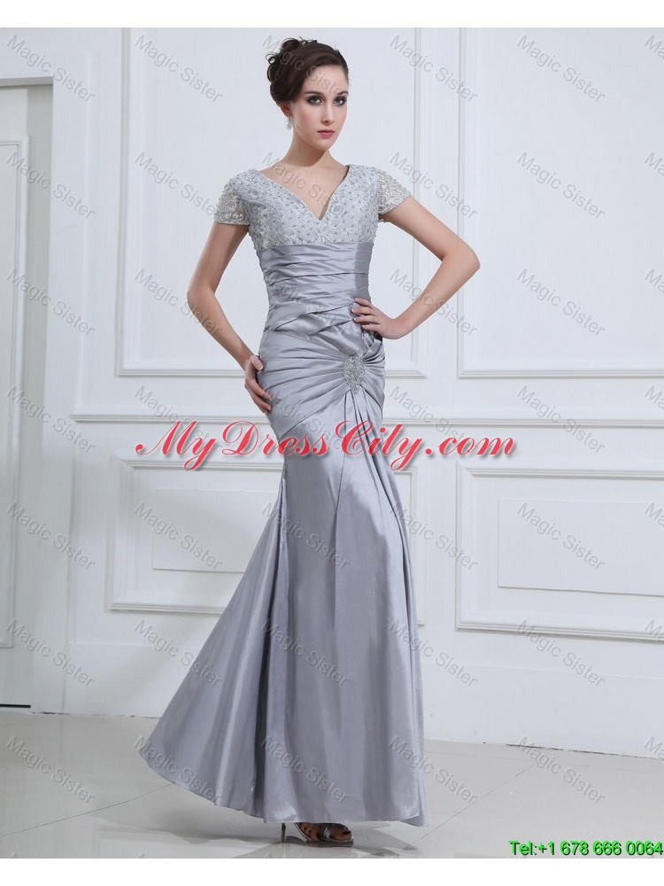 Wonderful Mermaid V Neck Prom Dresses with Beading in Silver