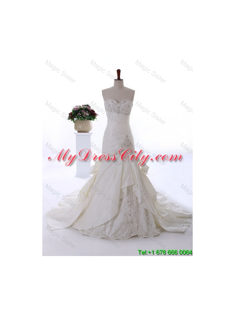 Custom Made Embroidery Wedding Dresses with Court Train