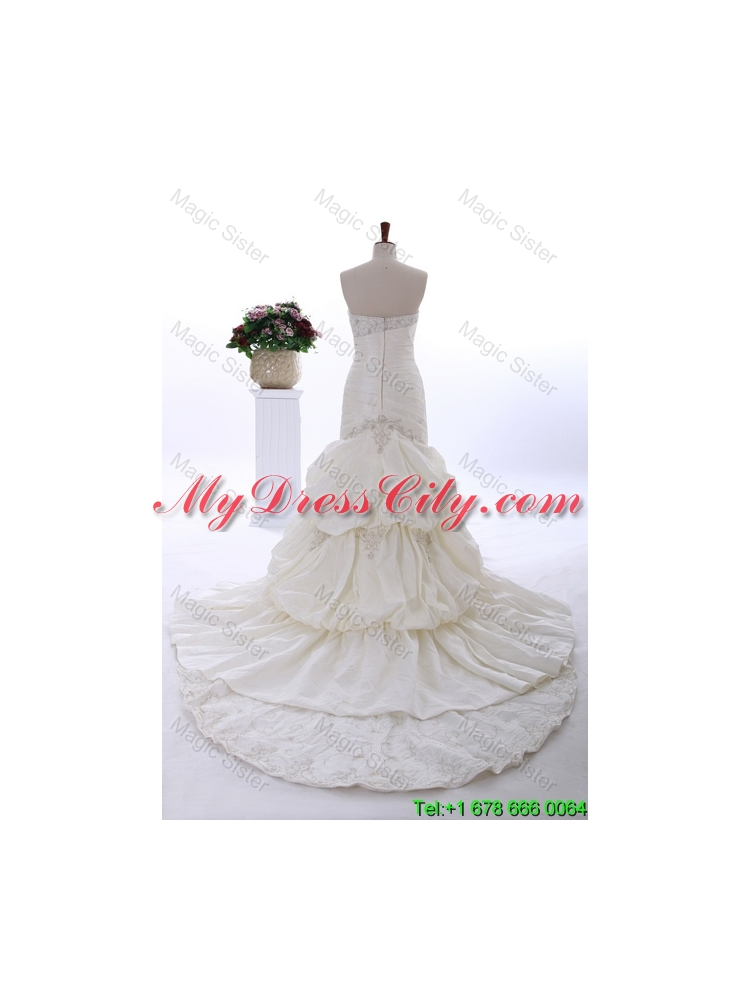 Custom Made Embroidery Wedding Dresses with Court Train