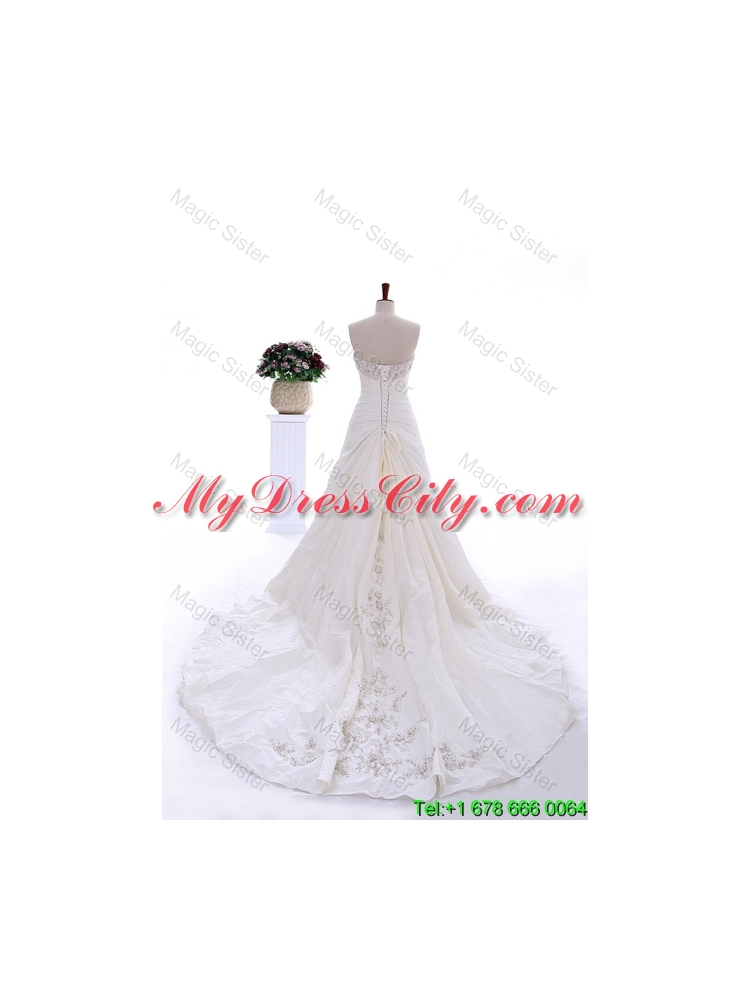 Romantic Embroidery and Beading Wedding Dresses with Court Train