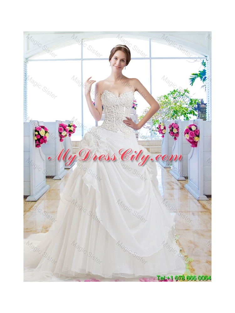 Pretty Sweetheart Appliques Wedding Gown with Chapel Train