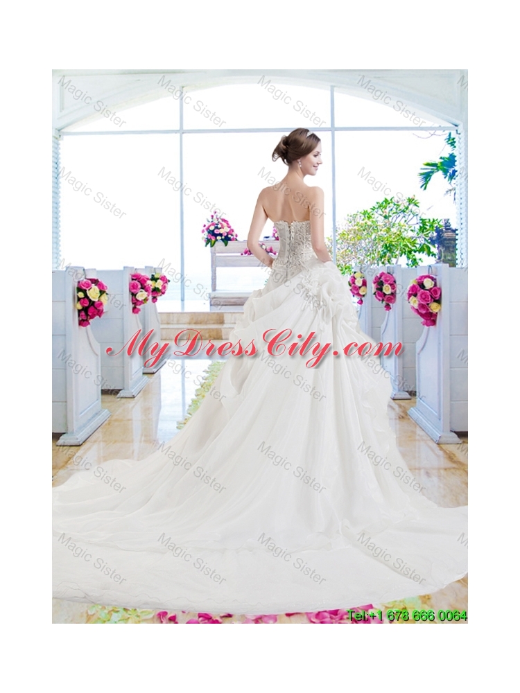 Pretty Sweetheart Appliques Wedding Gown with Chapel Train