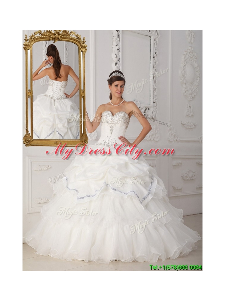 2016  Classic  Beading Sweetheart Quinceanera Gowns in White