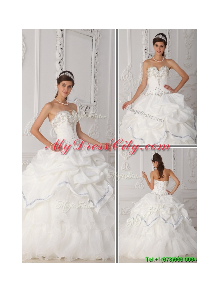 2016   Designer  White Sweetheart Quinceanera Gowns with Beading