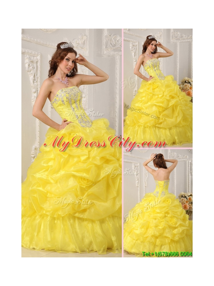 2016 Designer Yellow Quinceanera Dresses with Beading and Ruffles