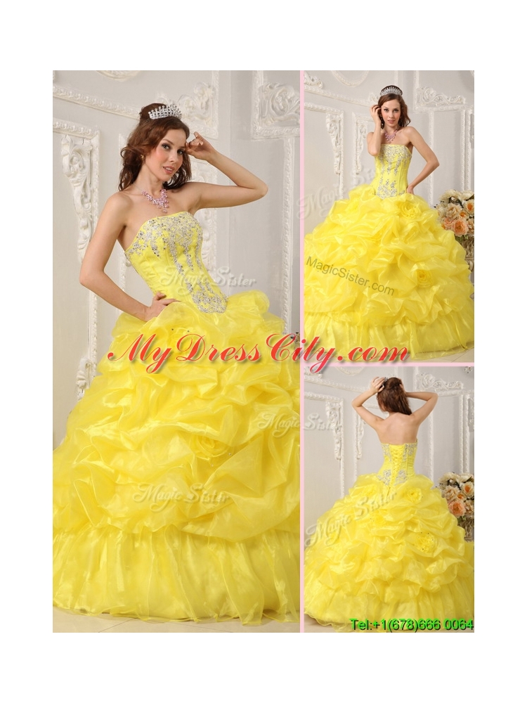 2016 Designer Yellow Quinceanera Dresses with Beading and Ruffles