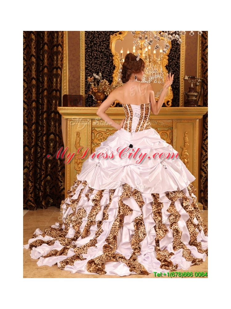 2016  Unique  Ball Gown Strapless Brush Train White Quinceanera Dresses