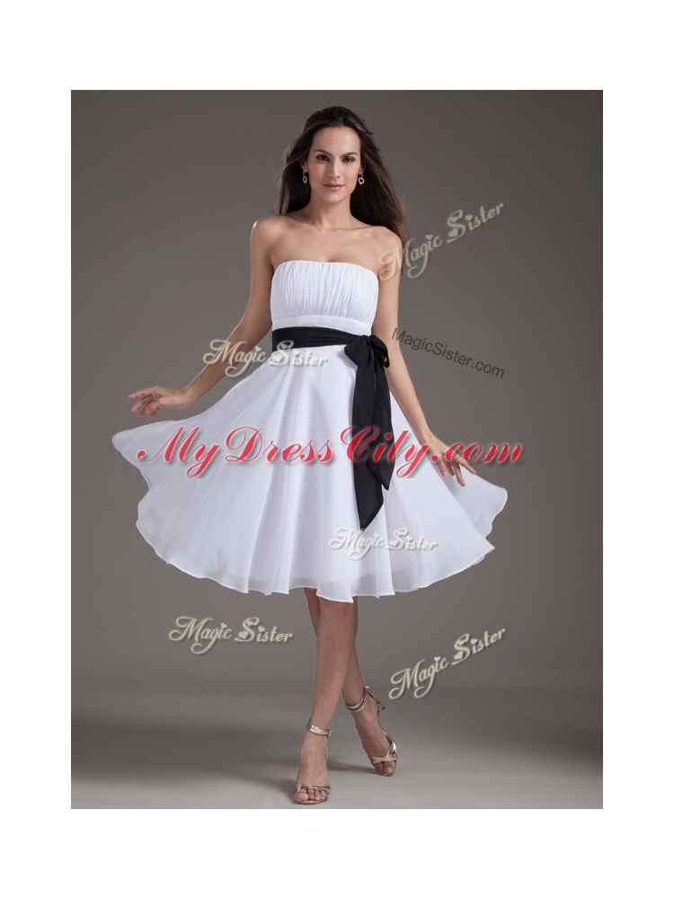 Elegant Strapless Sash White Short Prom Dress for Homecoming