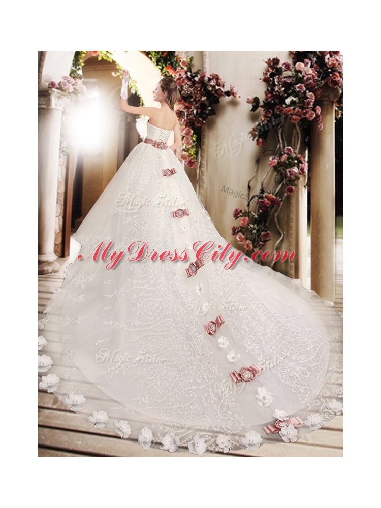 Lovely Sweetheart Lace Appliques and Bowknot Wedding Dresses with Chapel Train