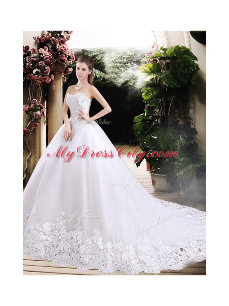 New Style Ball Gown Sweetheart Chapel Train Wedding Dresses with Appliques