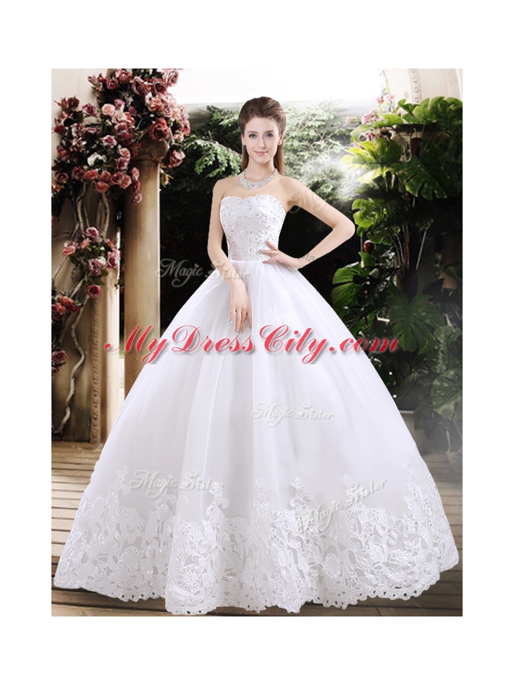 New Style Ball Gown Sweetheart Chapel Train Wedding Dresses with Appliques