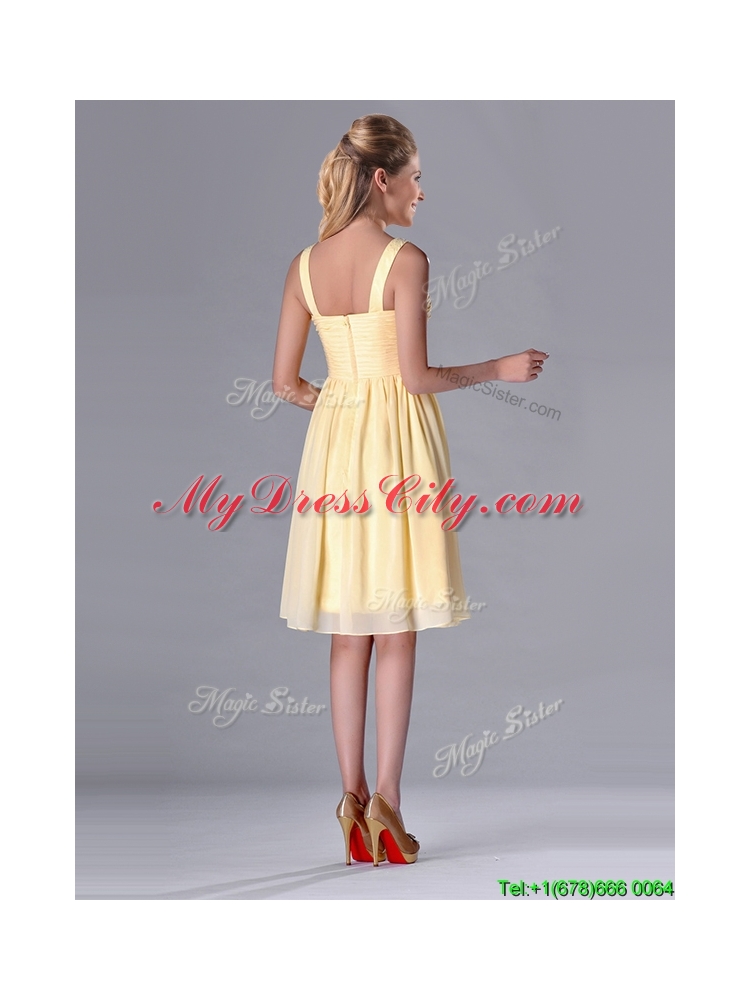 Empire Light Yellow V Neck Knee Length Short  Dama Dress with Ruching