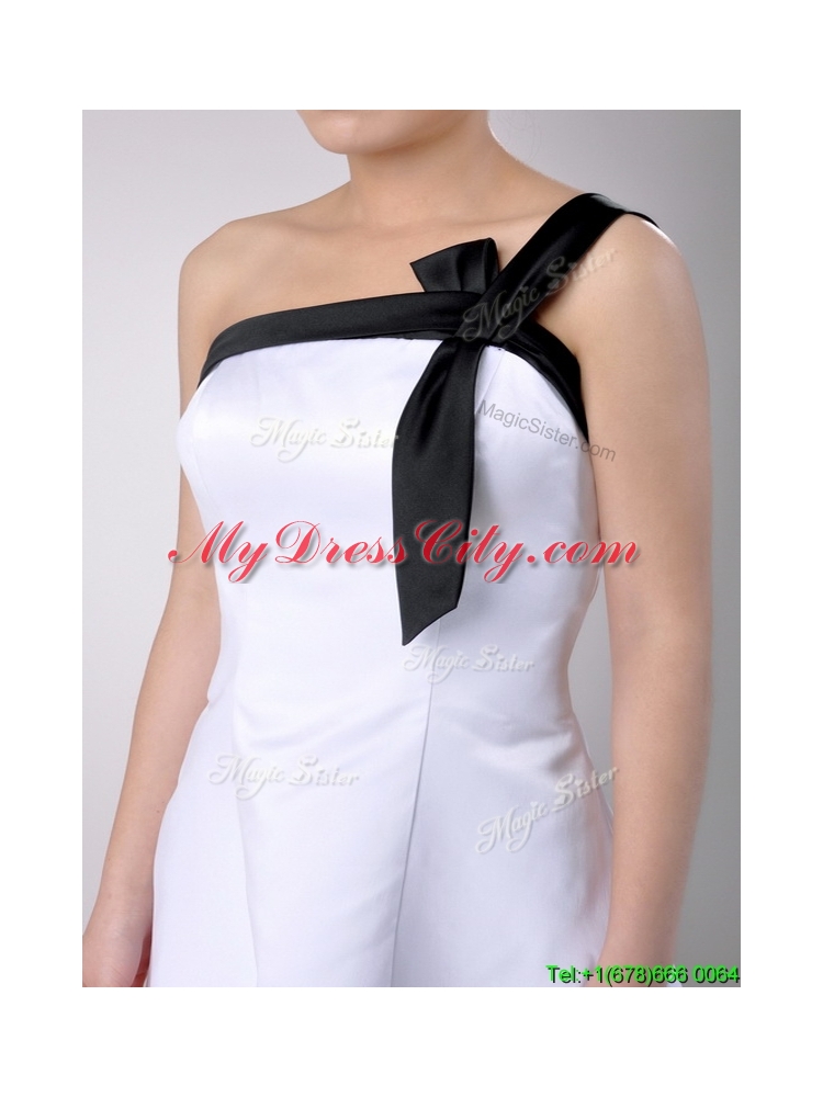 Exquisite One Shoulder Satin Short  Dama Dress in White and Black