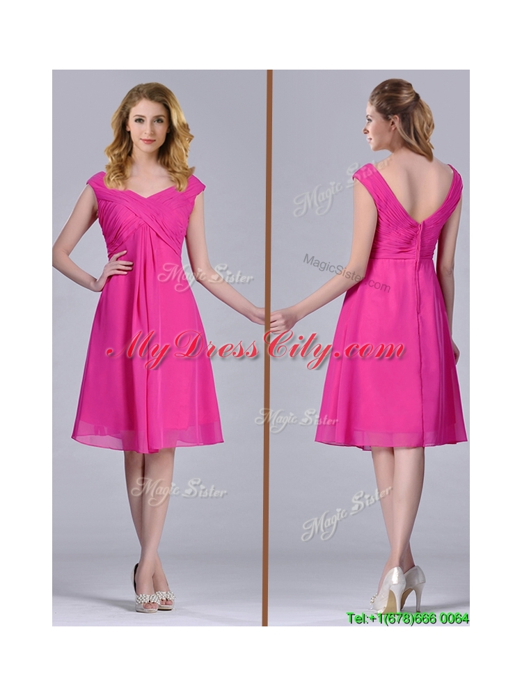 Hot Pink Empire Knee-length Chiffon Ruching Short Dama Dress for Graduation