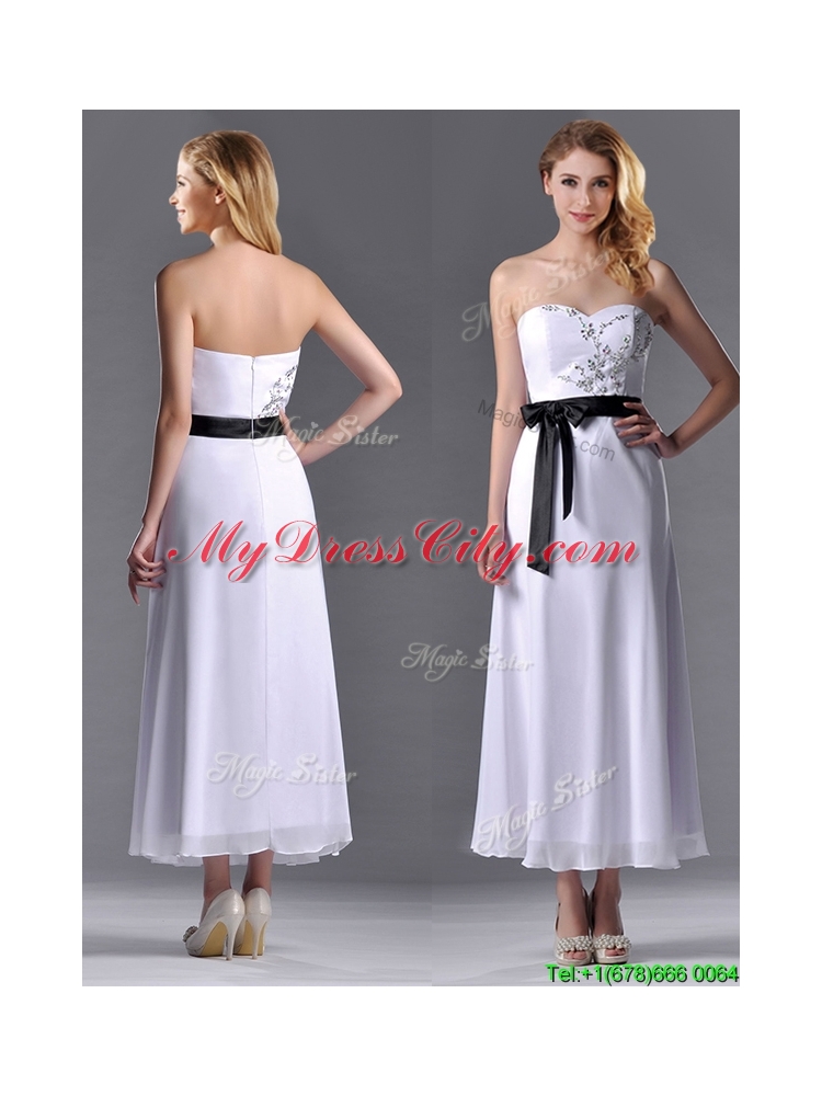 Popular Tea Length White Dama Dress with Appliques and Belt