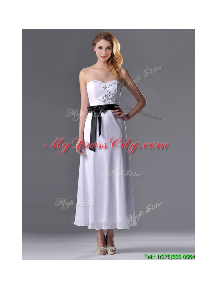 Popular Tea Length White Dama Dress with Appliques and Belt