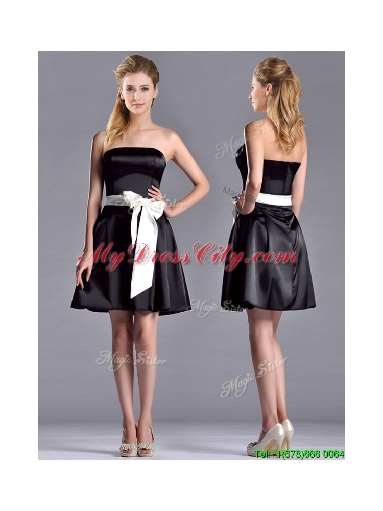 Romantic A Line Strapless White Be-ribboned Short Prom Dress in Black