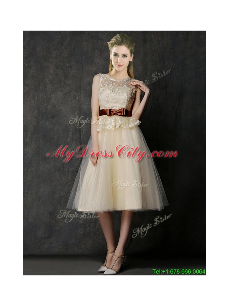 2016 New Arrivals Knee Length Champagne Bridesmaid Dress with Lace