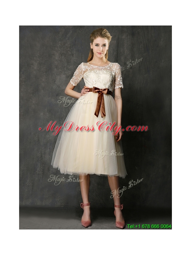 2016 New Arrivals Knee Length Champagne Bridesmaid Dress with Lace