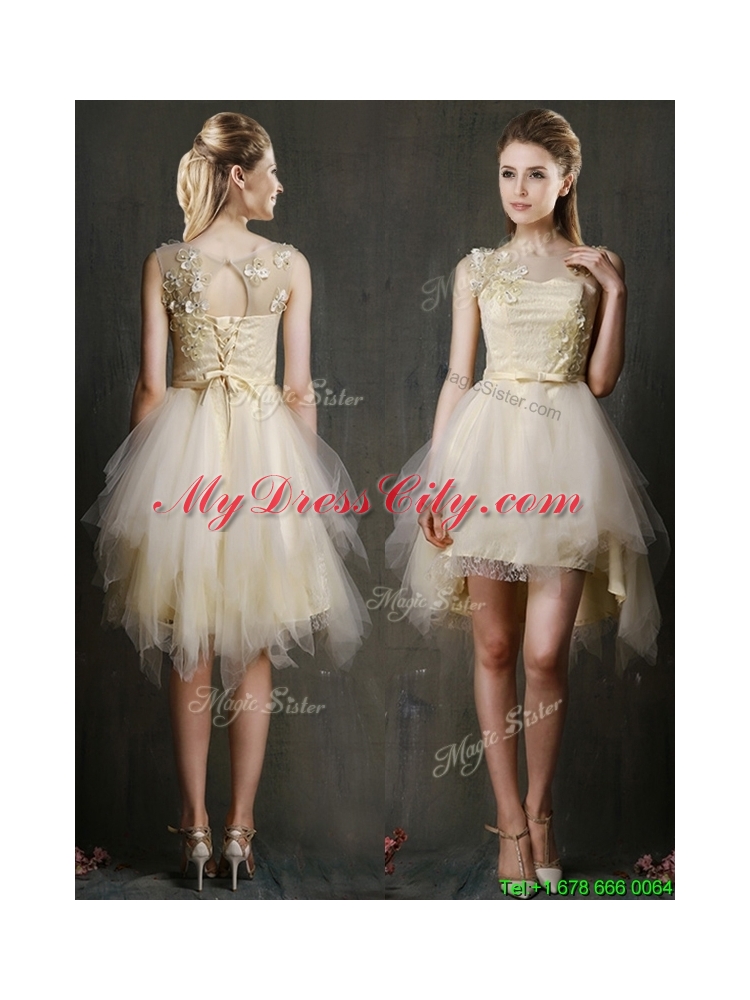 2016 See Through Scoop Champagne Dama Dress with Appliques and Belt