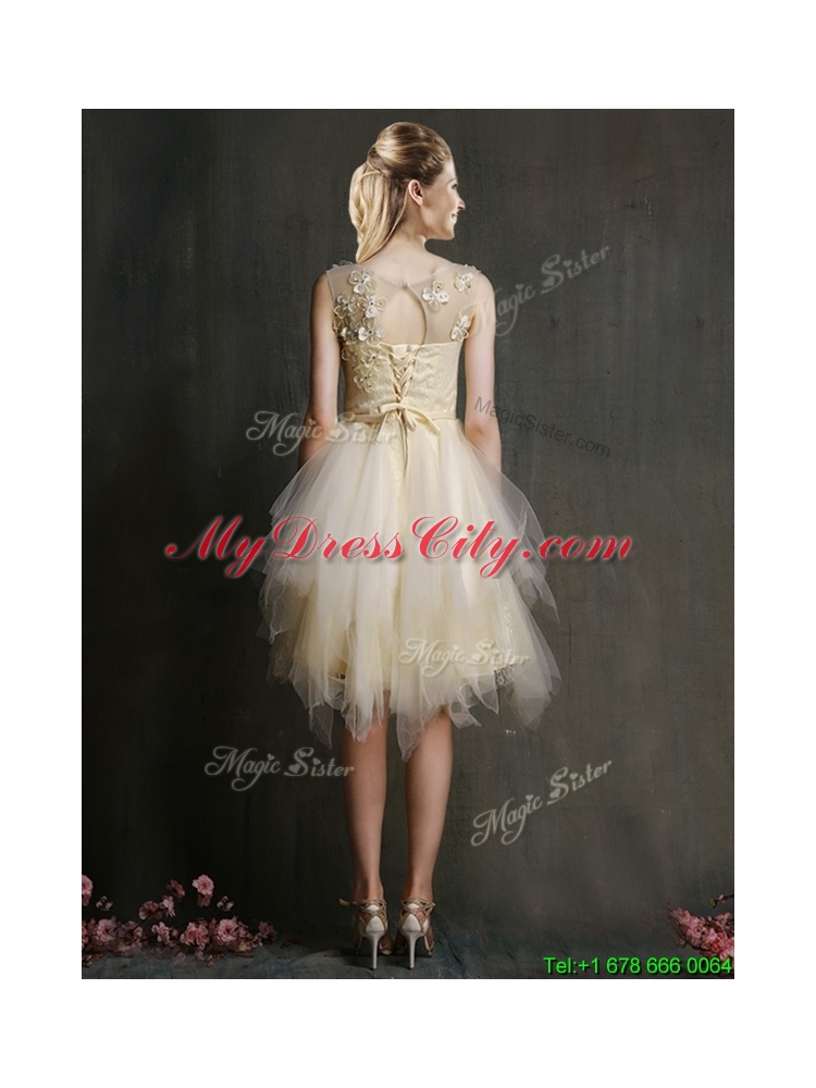 2016 See Through Scoop Champagne Dama Dress with Appliques and Belt