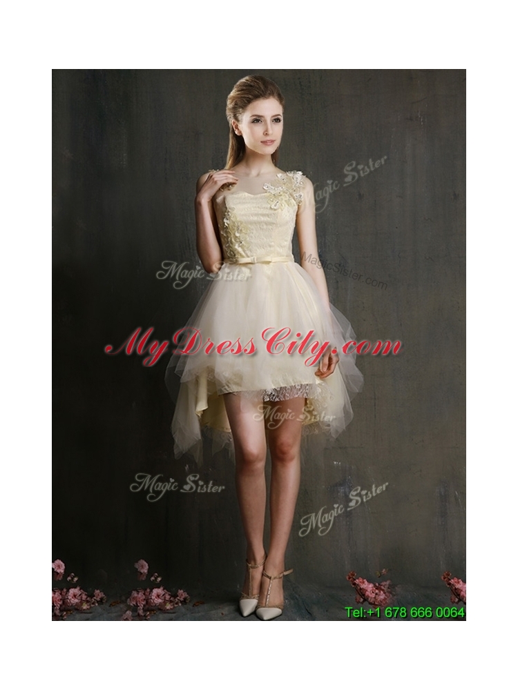 2016 See Through Scoop Champagne Dama Dress with Appliques and Belt