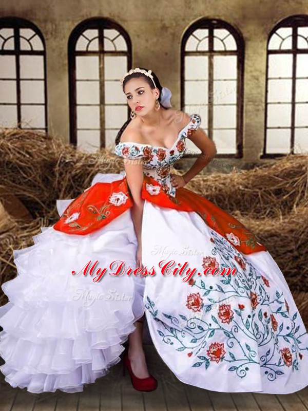 Sleeveless Embroidery and Ruffled Layers Lace Up Quinceanera Dresses