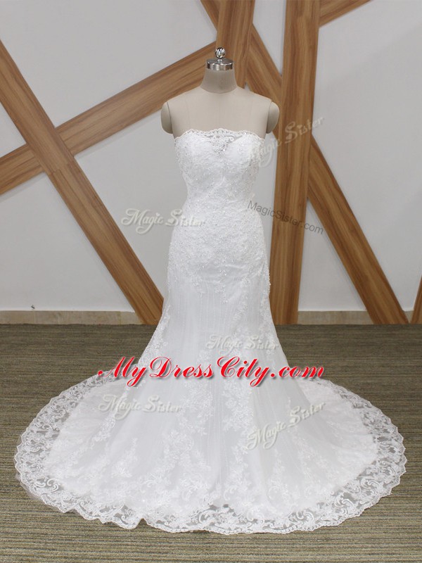 Edgy White Scalloped Lace Up Lace Bridal Gown Brush Train Sleeveless