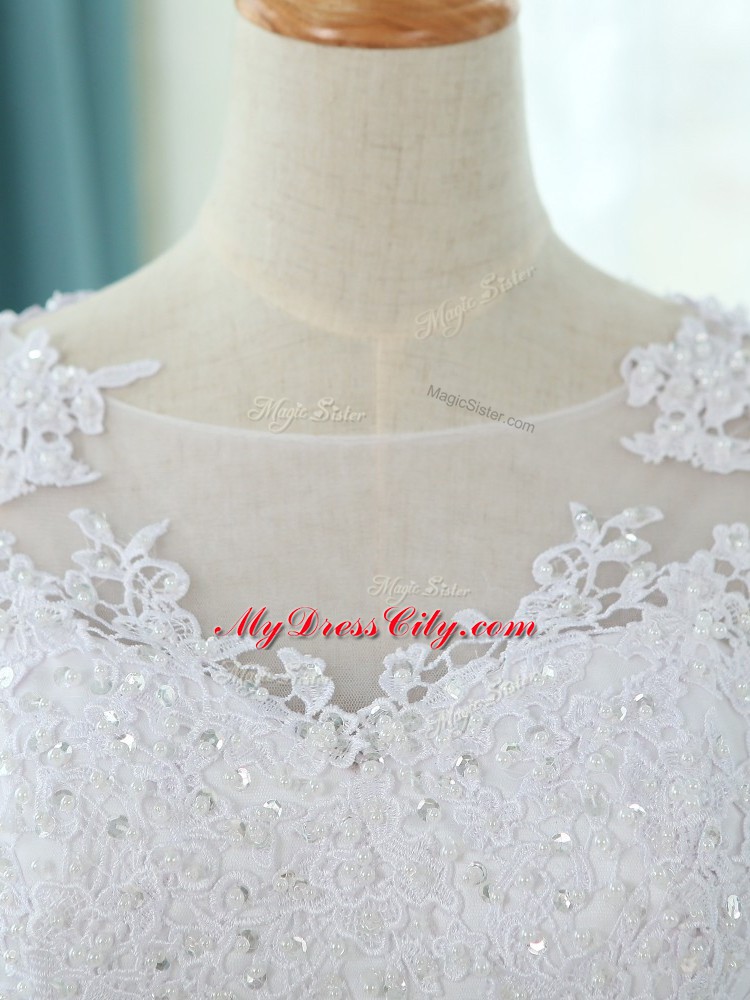 Affordable White Tulle Zipper Wedding Dresses Half Sleeves Court Train Lace and Appliques