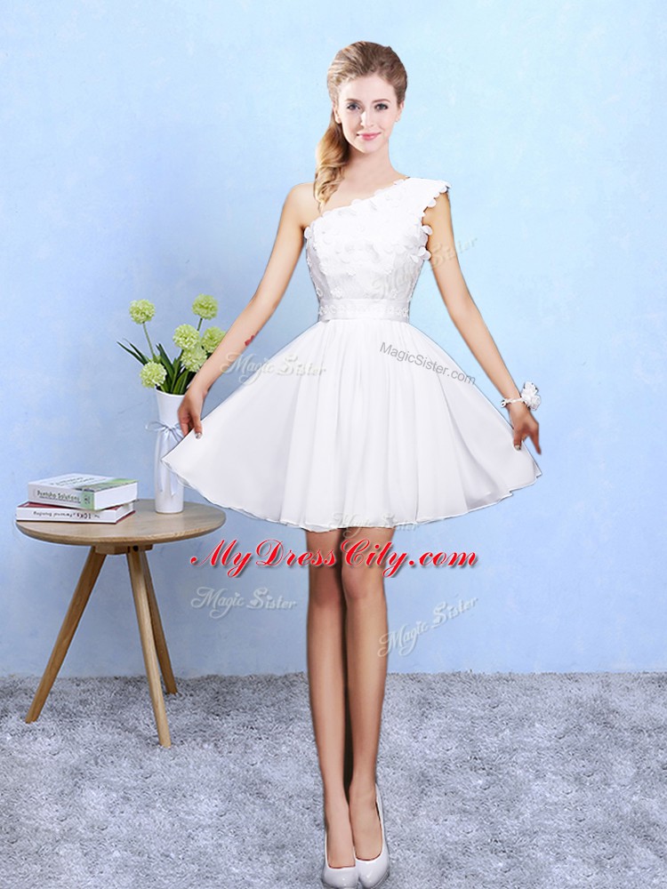 White Sleeveless Knee Length Appliques Lace Up Vestidos de Damas