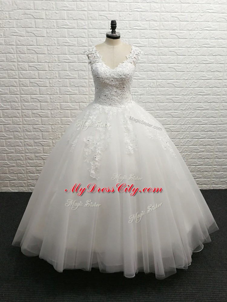 Sleeveless Lace Clasp Handle Bridal Gown with White Brush Train