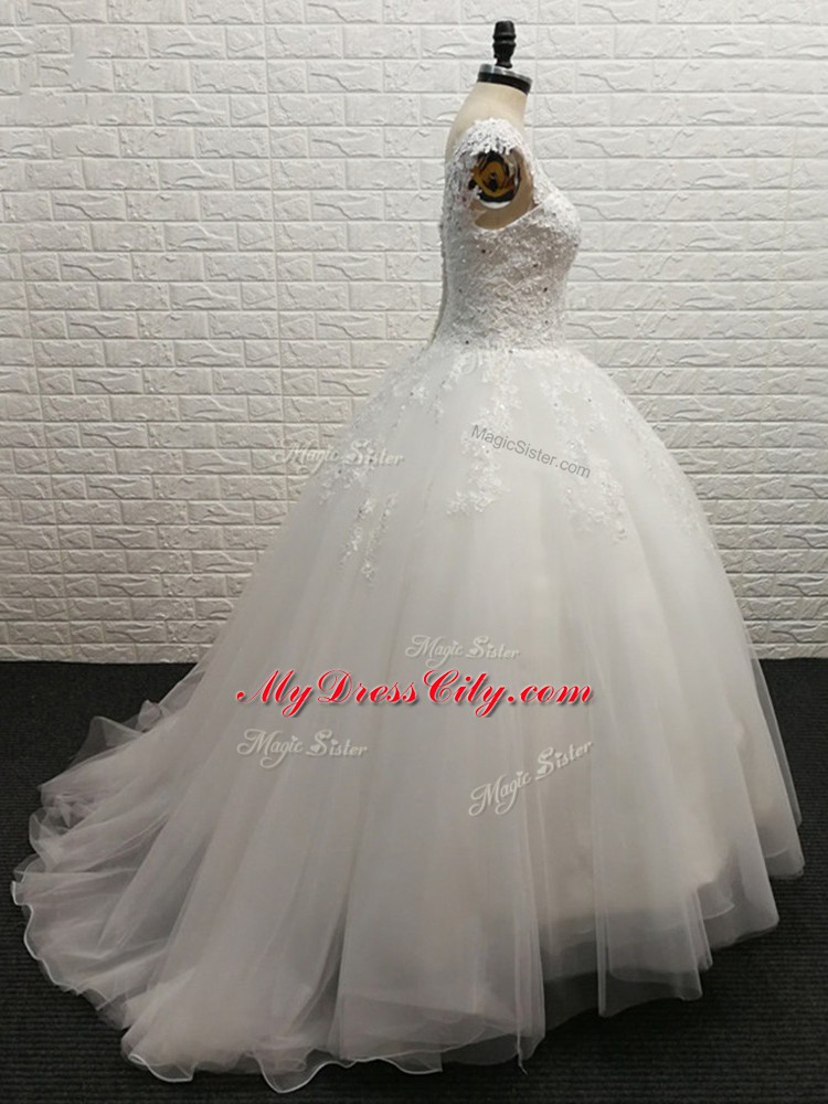 Sleeveless Lace Clasp Handle Bridal Gown with White Brush Train