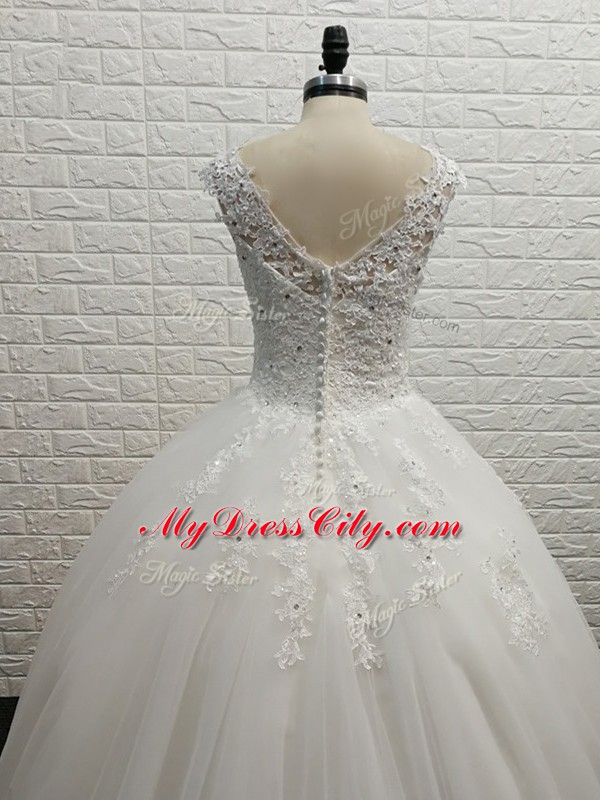 Sleeveless Lace Clasp Handle Bridal Gown with White Brush Train