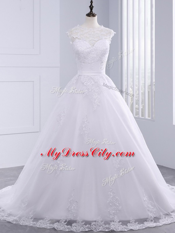 Exquisite White Tulle Clasp Handle Scalloped Sleeveless Wedding Gown Brush Train Lace