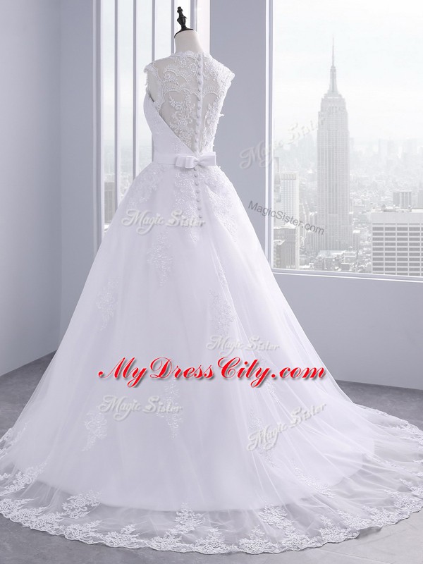 Exquisite White Tulle Clasp Handle Scalloped Sleeveless Wedding Gown Brush Train Lace