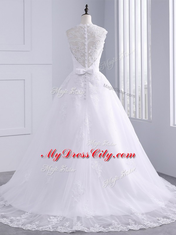 Exquisite White Tulle Clasp Handle Scalloped Sleeveless Wedding Gown Brush Train Lace