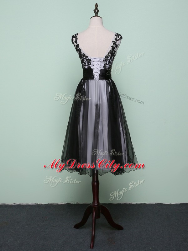 Black A-line Tulle Scoop Sleeveless Lace and Appliques Knee Length Zipper Homecoming Dress