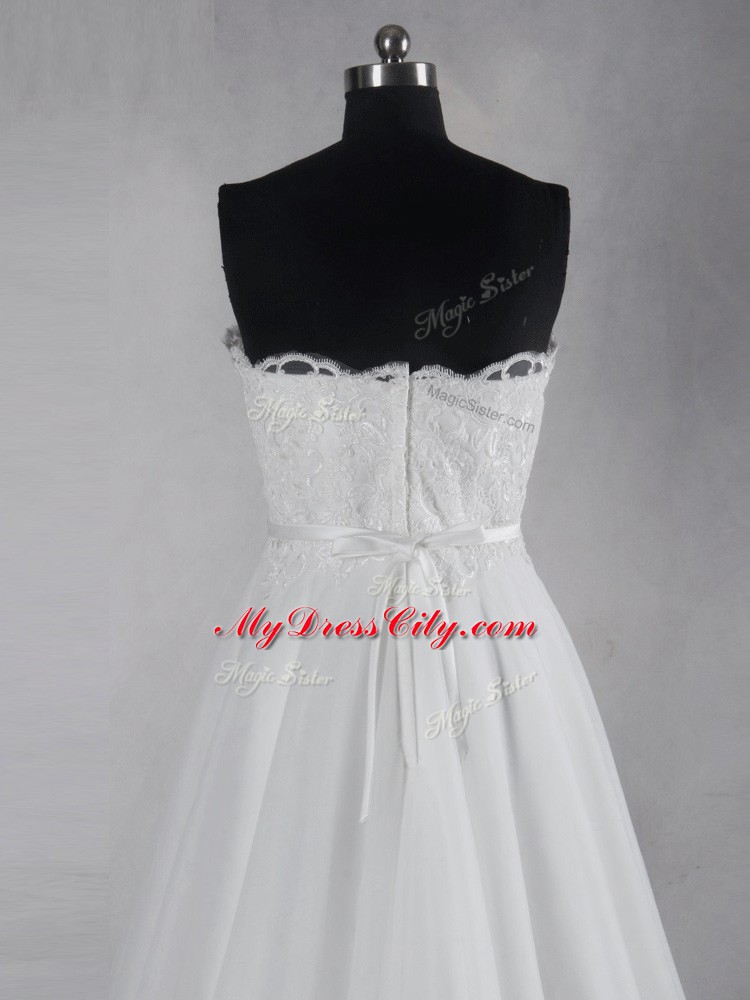 White Tulle Zipper Sweetheart Sleeveless Wedding Gowns Brush Train Lace