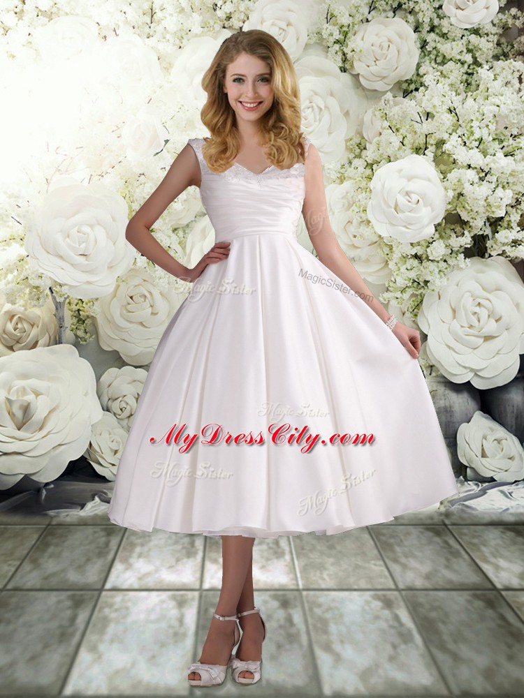 High Class Tea Length Lace Up Wedding Gowns White for Beach and Wedding Party with Appliques