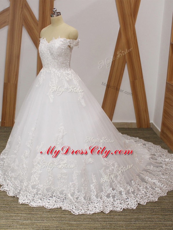 Traditional Lace Wedding Gowns White Zipper Sleeveless Brush Train