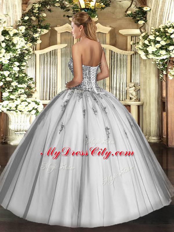 Hot Selling Floor Length Grey Quince Ball Gowns Sweetheart Sleeveless Lace Up