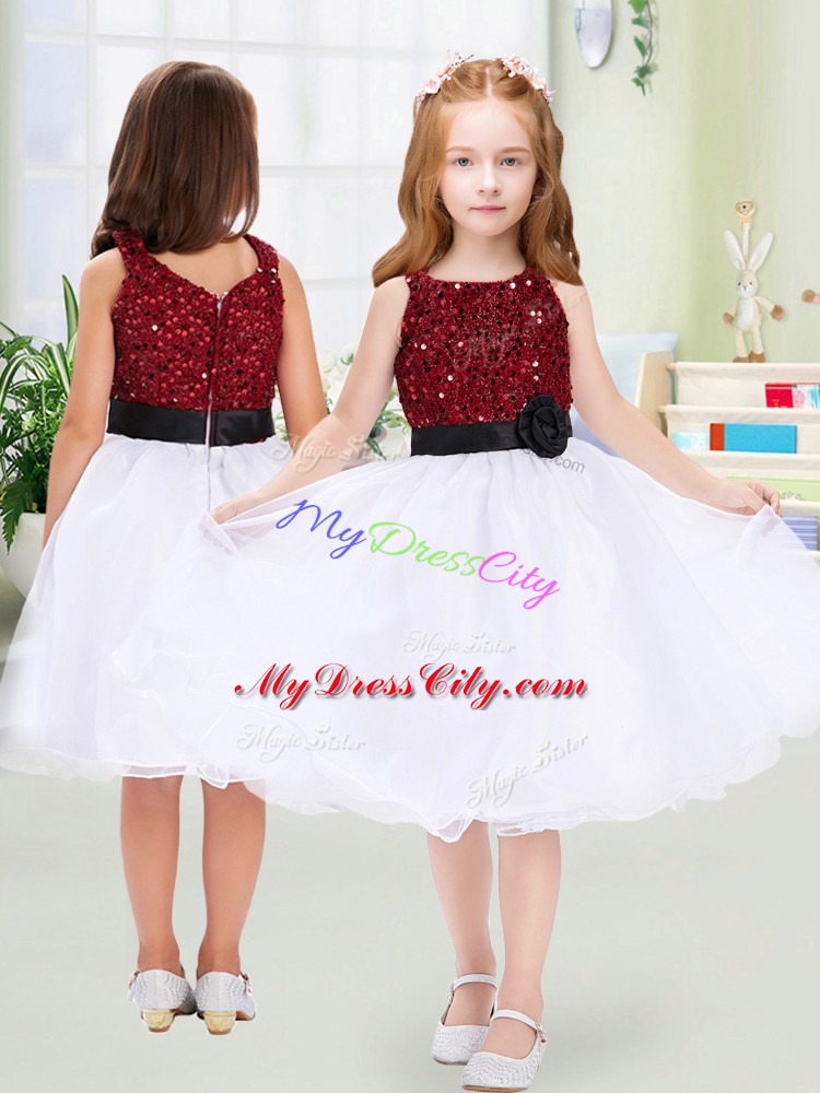 Inexpensive White Organza Zipper Scoop Sleeveless Knee Length Flower Girl Dresses for Less Sequins and Hand Made Flower