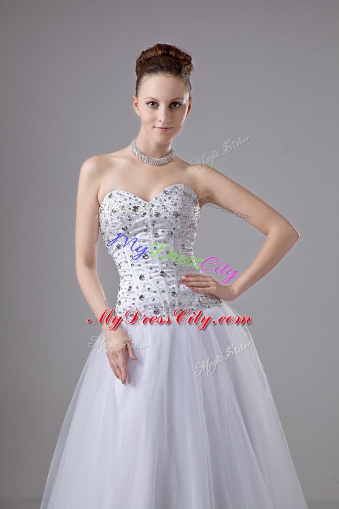 Modern Floor Length A-line Sleeveless White Wedding Gown Lace Up