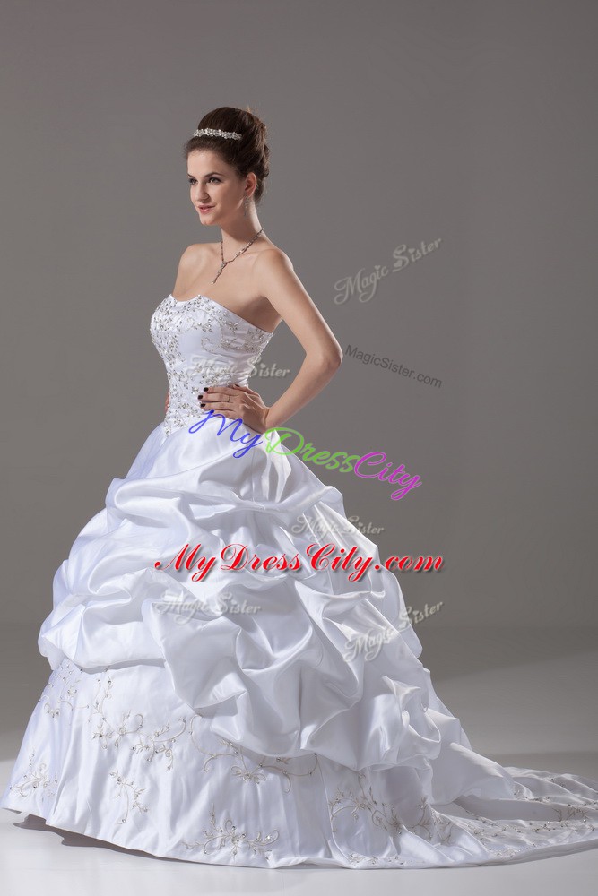 Traditional Sleeveless Brush Train Lace Up Beading and Embroidery and Pick Ups Wedding Gown