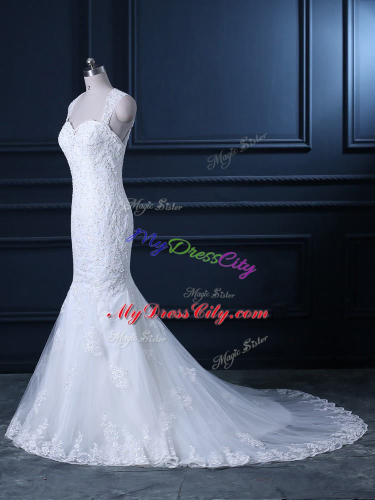 White Sleeveless Tulle Brush Train Backless Wedding Gowns for Wedding Party