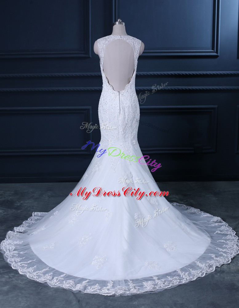 White Sleeveless Tulle Brush Train Backless Wedding Gowns for Wedding Party